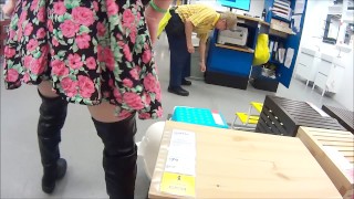 Pieprzona i pikująca w Ikea podczas zwiedzania 
